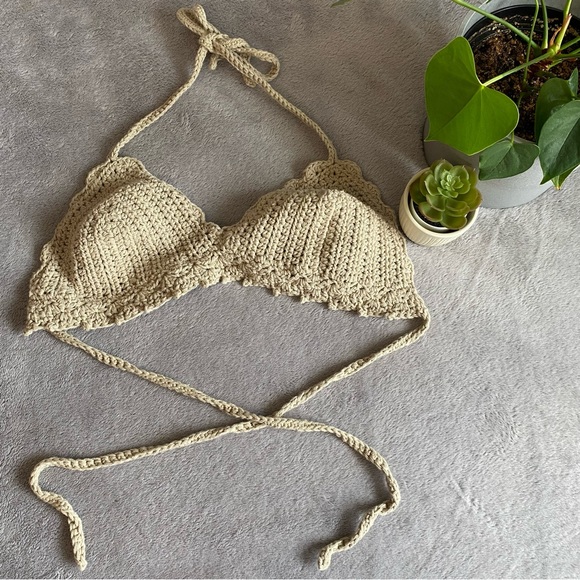 Beige crochet triangle top size small - Picture 2 of 5